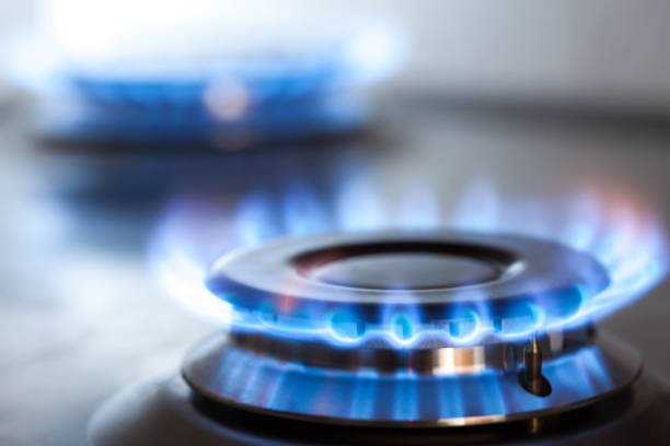 Gas installation service in a Mumbai kitchen